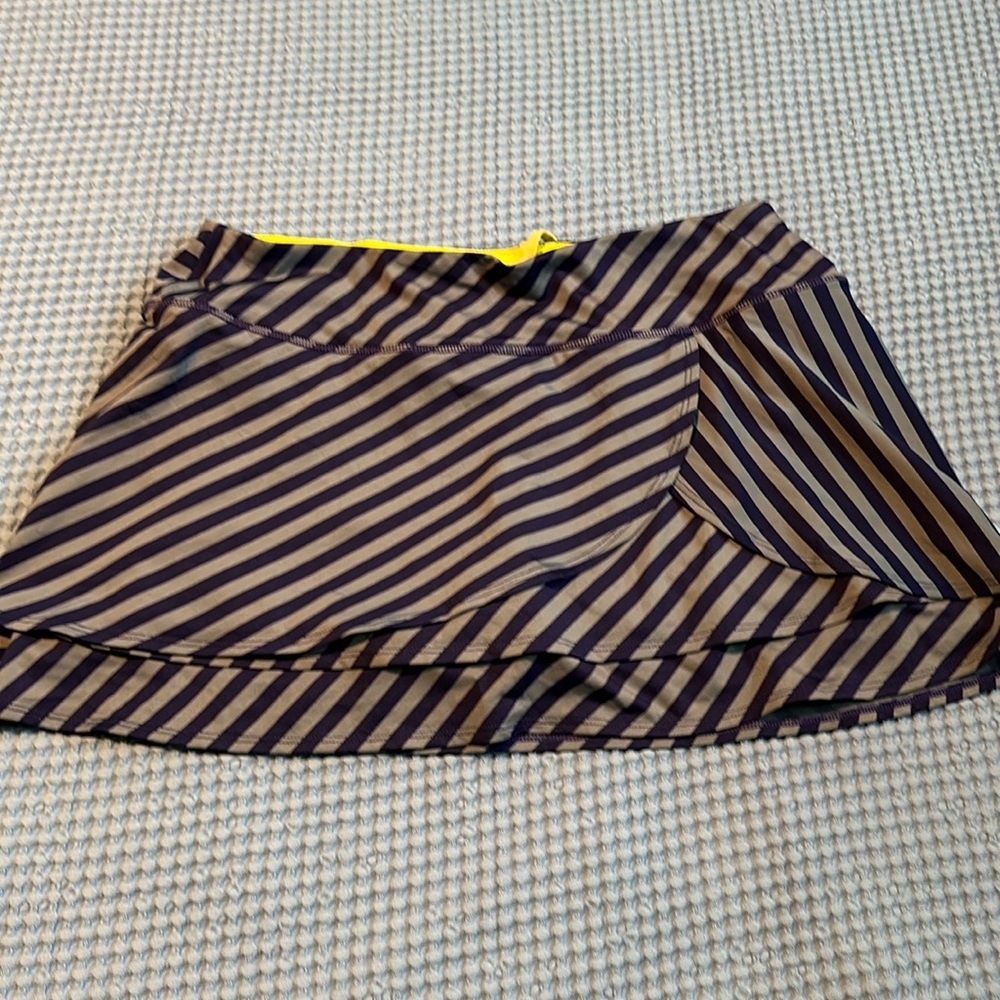 Athleta pacesetter striped skirt like new size large
